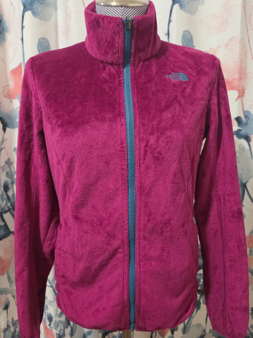 Pre Loved The North Face Women's Teddy Fleece Jacket in Raspberry
